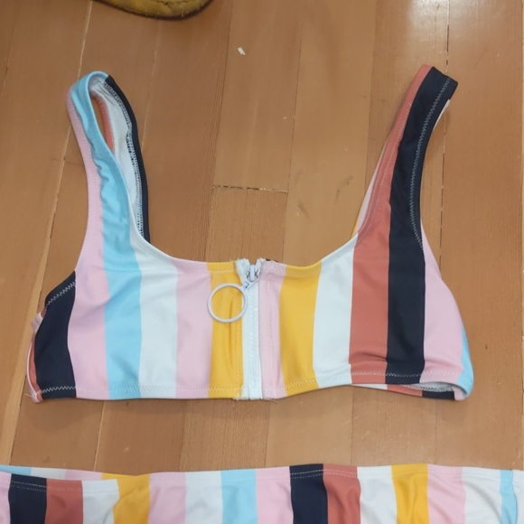 Rainbow stripped bikini - Picture 2 of 3